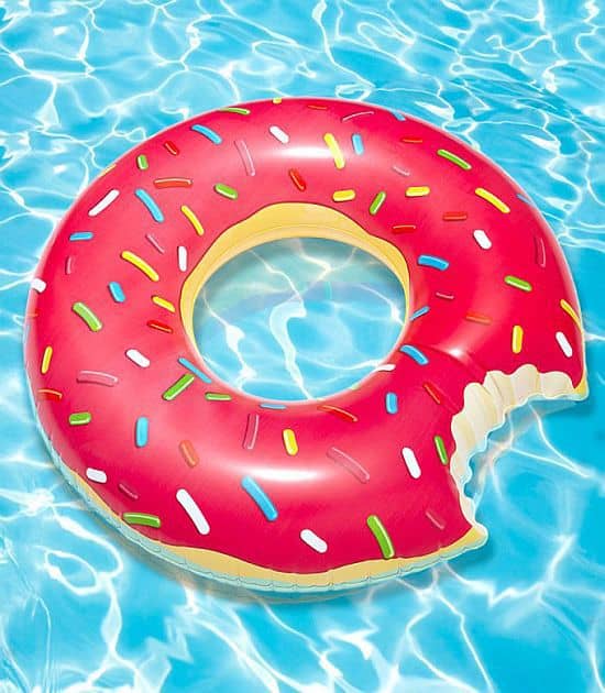http://goodsi.ru/wp-content/uploads/2013/07/Donut-Pool-Float1.jpg