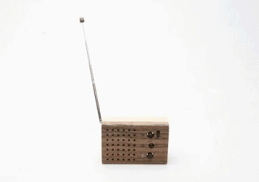 Миниатюрный деревянный динамик-плеер с FM-радио