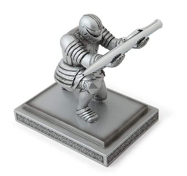 Bowing Knight Pen Holder