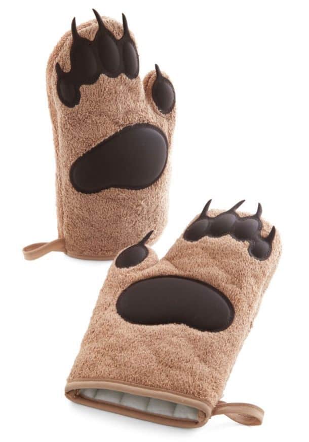 ‘Cub on By’ Bear Paw Oven Mitts