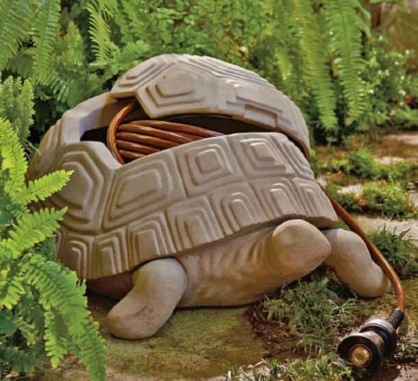 Контейнер для садового шланга в виде черепахи