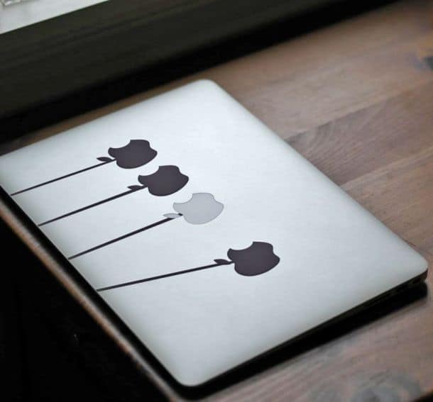 Наклейка на Apple MacBook