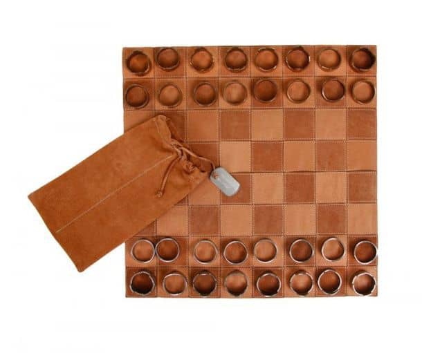 Комплект металлических шахмат RawStudio с кожаным полем