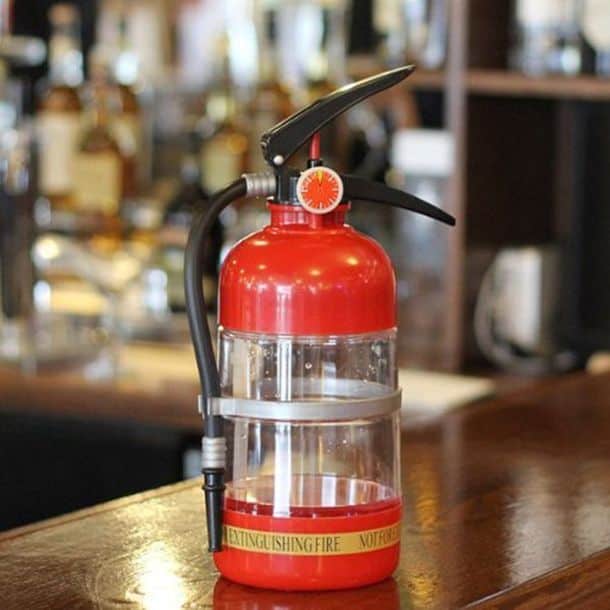 Дозатор для напитков в виде огнетушителя Thirst Extinguisher