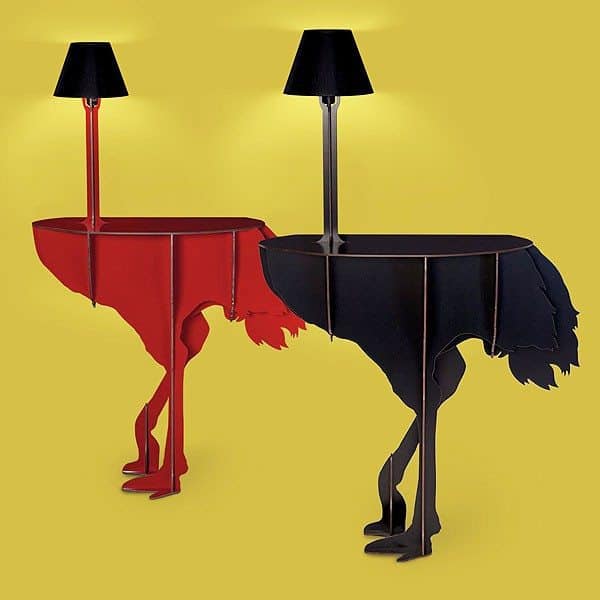 Пристенный столик с лампой в форме страуса