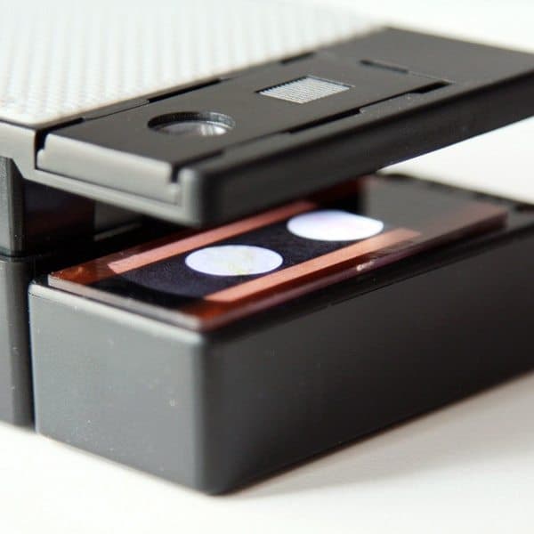 Универсальная подставка-микроскоп для смартфонов