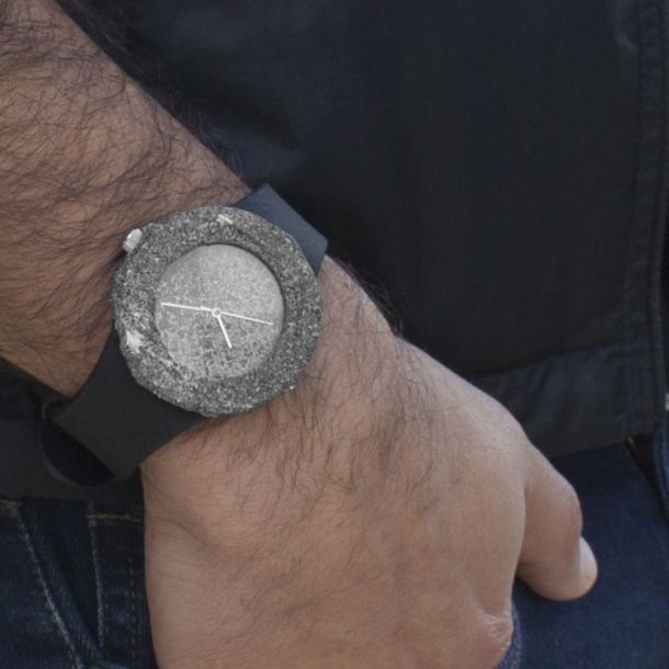 Наручные часы из лунного камня Lunar Watch