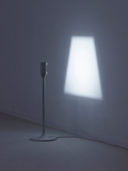 Минималистичная лампа-проектор от студии Yoy