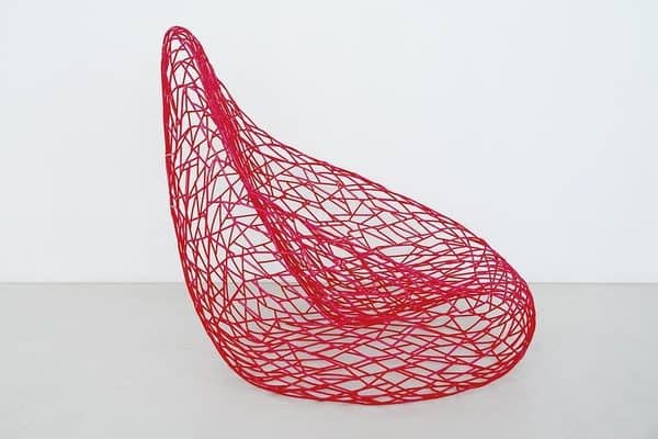 Плетёное из металлических прутьев кресло Uovo Sdraiato