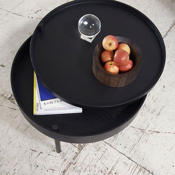 Дизайнерский столик с двойной поворотной столешницей от Терезы Арнс
