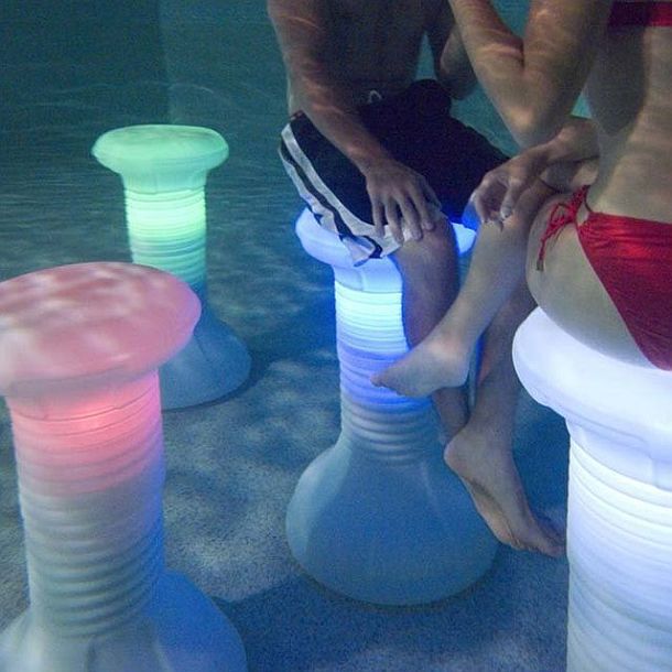 Светящиеся стулья для бассейнов