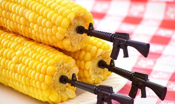 Вилочки для кукурузы в виде автоматической винтовки M-16