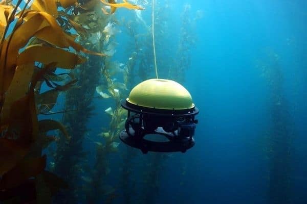 Дрон для подводной видеосъёмки SeaDrone