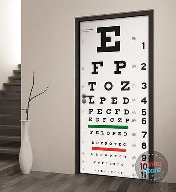 Дверная наклейка в виде таблицы для проверки зрения