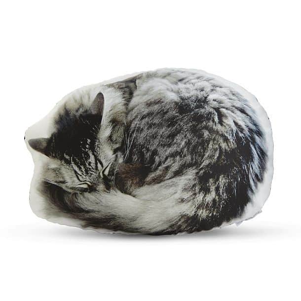 Дизайнерская диванная подушка «Спящая кошка»