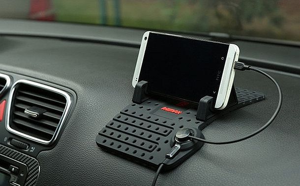Автомобильный держатель для мобильных устройств Remax