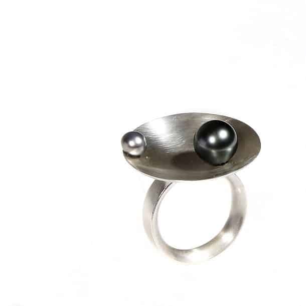 Серебряное кольцо с двумя таитянскими жемчужинами