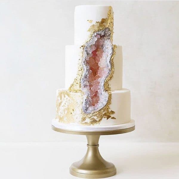 Свадебный торт в виде минерала