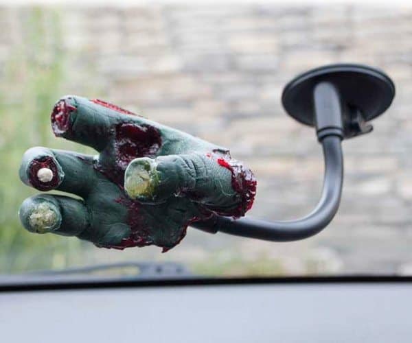 Автомобильный держатель смартфона "Рука зомби"