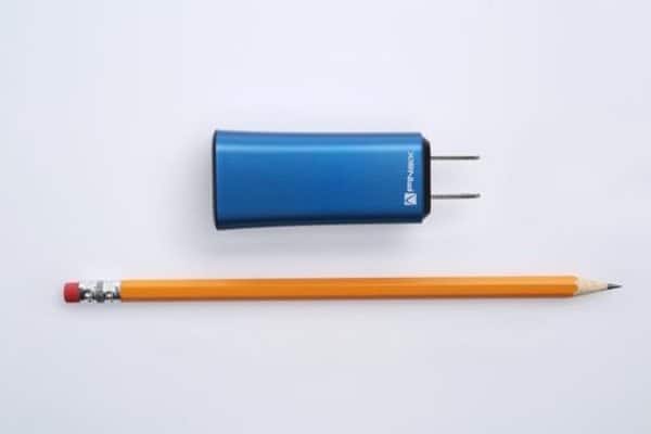 Универсальное зарядное устройство для ноутбуков FINsix Dart 65W