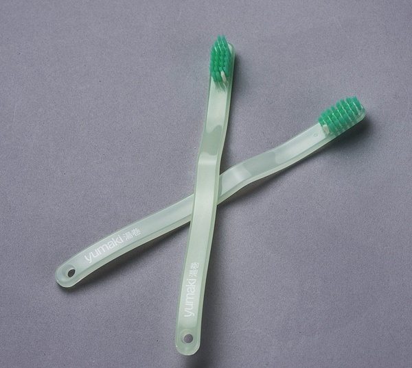 Люминесцентная зубная щётка