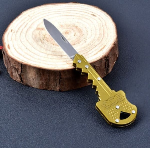 Малозаметный складной нож SOG в виде ключа