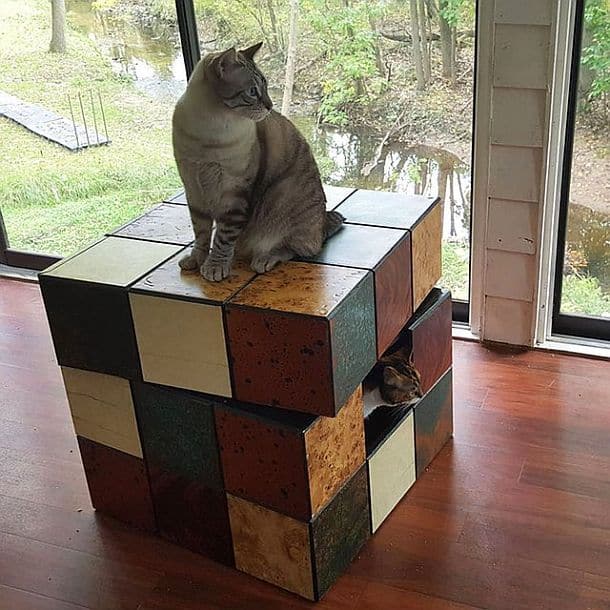 Домик для кошек в виде Кубика Рубика