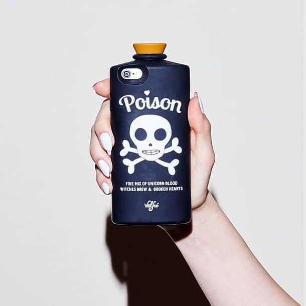 Чехол для iPhone 6 и 6S в форме флакона с ядовитым зельем Poison от бренда Valfre