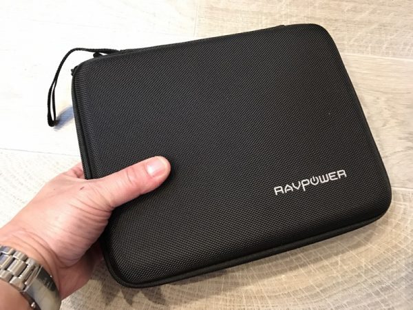 Повербанк с розеткой для зарядки ноутбуков RAVPower