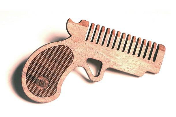 Деревянная расческа в форме пистолета Just Chill ручной работы