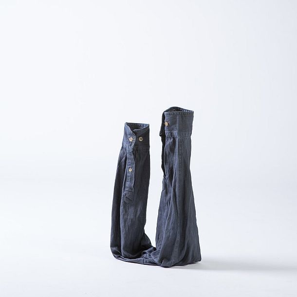 Цветочная ваза из рукавов джинсовой рубашки Double Sleeve Vase