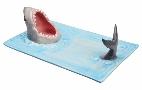 Поднос для суши в виде зубастой акулы