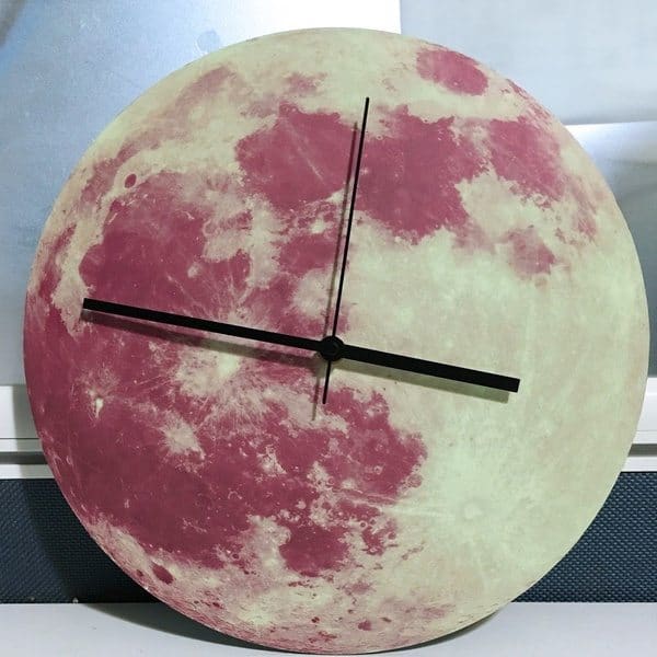 Настенные часы "Луна" с люминесцентным эффектом