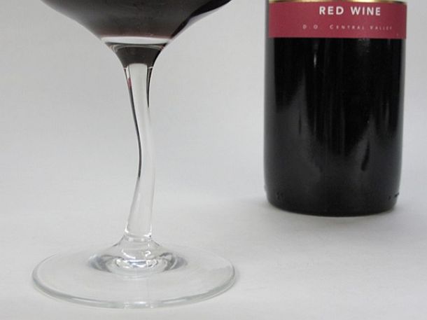 Винный бокал с извилистой ножкой Drunk Wine Glass