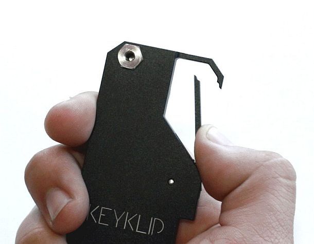 Жесткий держатель для ключей KeyKlip