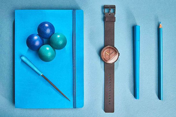 Наручные часы с деревянным циферблатом Grovemade Real Walnut Watch 02