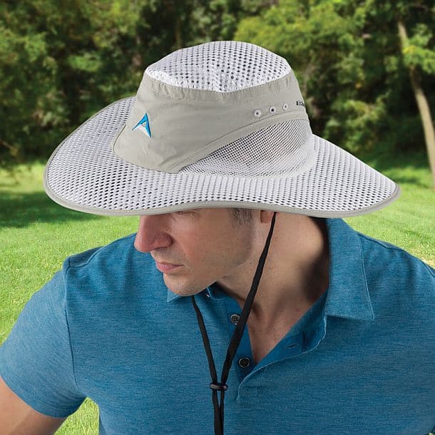 Солнцезащитная шляпа River Hat от компании Alchemi Labs