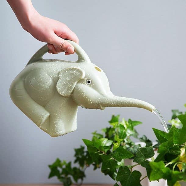 Лейка для полива растений в форме слоника