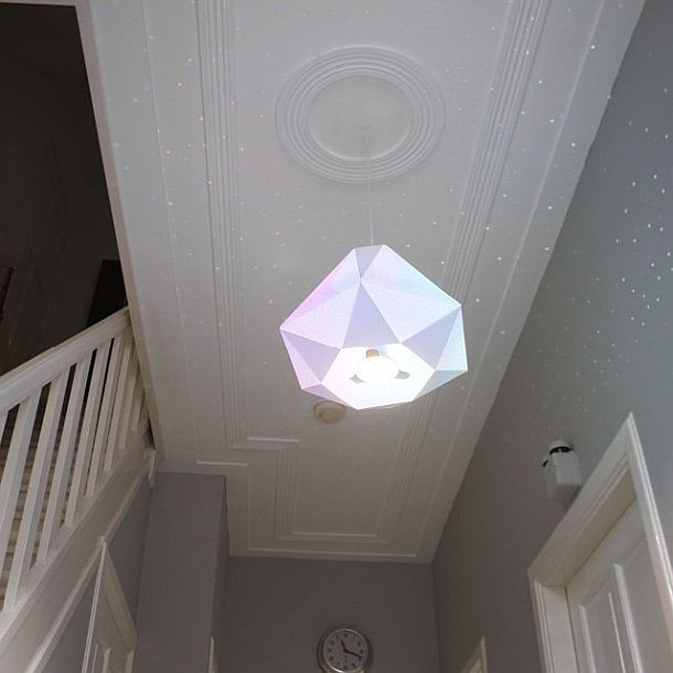 Подвесной светильник со складным абажуром в форме бриллианта