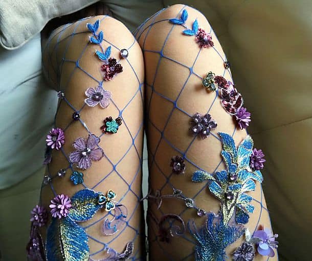 Цветочные ажурные чулки Flowered Fishnet Stockings