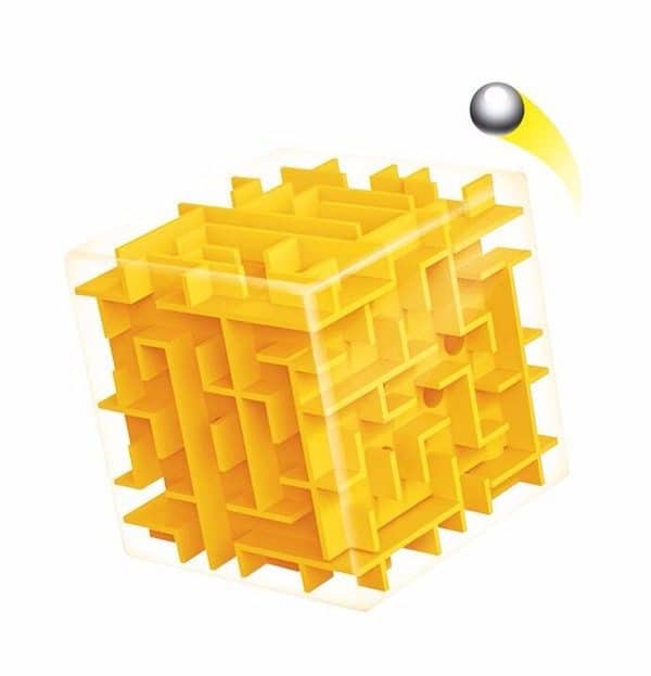 Головоломка в виде кубического лабиринта