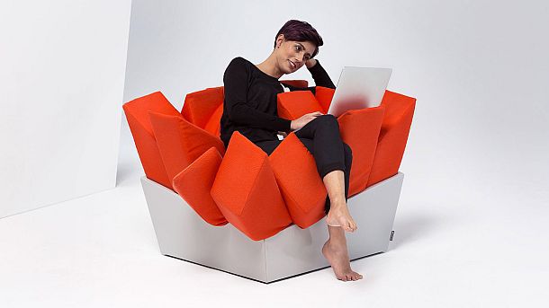 Дизайнерское кресло Manet в виде упаковки картофеля фри
