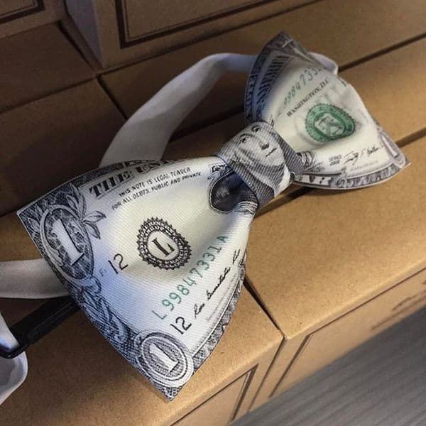 Бабочка в виде банкноты в $1