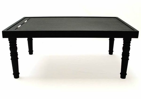Кофейный столик с поверхностью в виде доски для мела