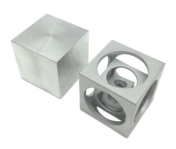 Украшение для стола "Кубики в кубе"