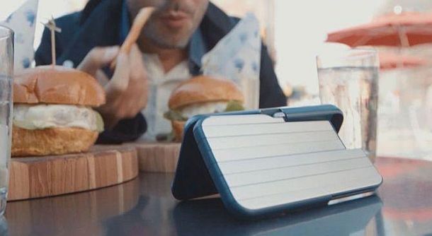 Чехол для iPhone со встроенной селфи-палкой Stikbox 3 in 1