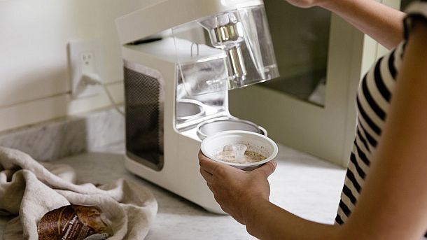 Настольный прибор для приготовления замороженных молочных десертов Wim