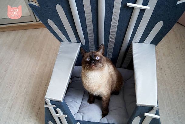 Трон для кошек Iron Throne Cat Bed