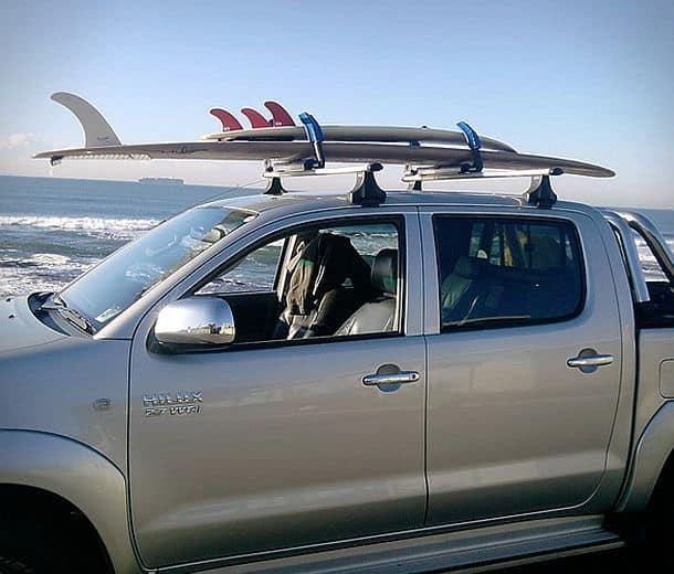 Универсальная система креплений на верхний багажник автомобиля для энтузиастов водных видов спорта LockRack