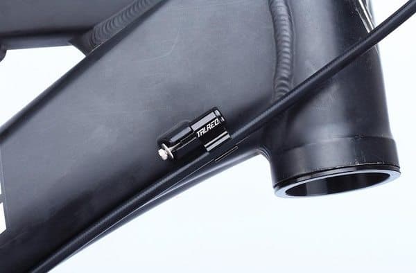 Металлический адаптер для фиксации велосипедных тросиков
